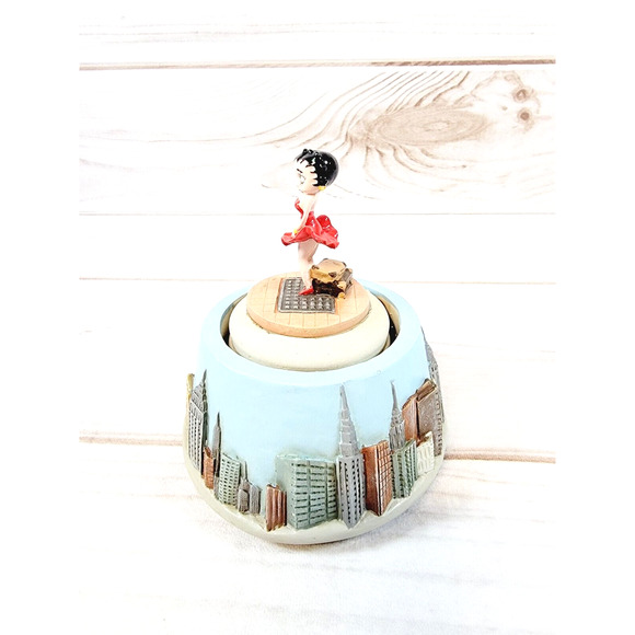 Vintage 1995 Betty Boop Musical Snowglobe I Wanna Be Loved By You - Vandor READ - Picture 4 of 16